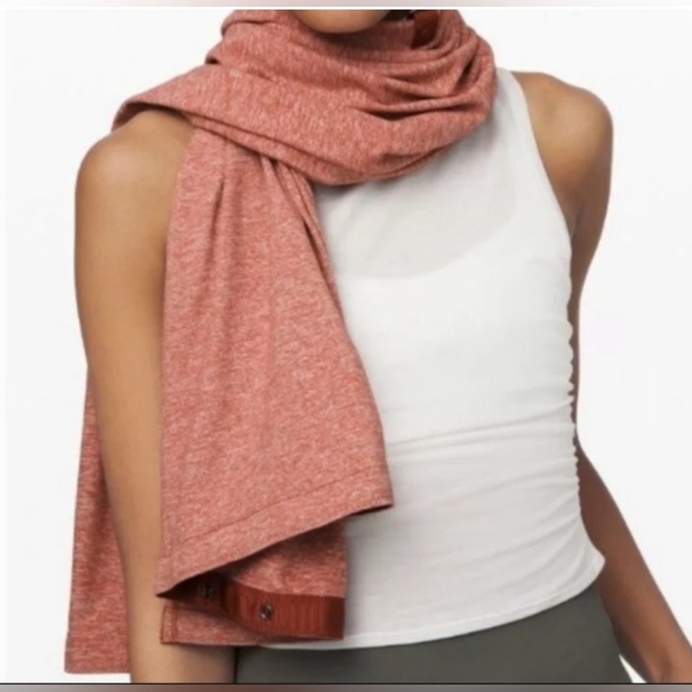 NWT Lululemon HHMM vinyasa scarf - Heather Coral